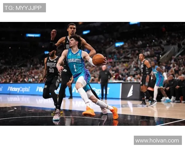 黄蜂与马刺激战四节最终马刺险胜黄蜂四分精彩瞬间回顾