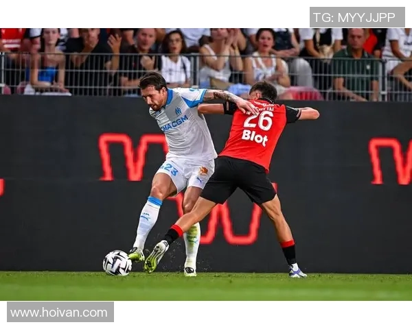 雷恩与马赛激情对决海报揭幕足球盛宴精彩瞬间尽在其中